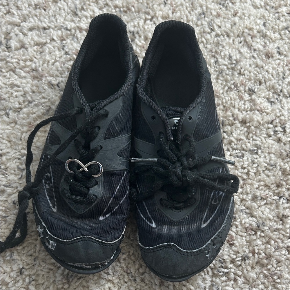 Nfinity vengeance black cheer shoes